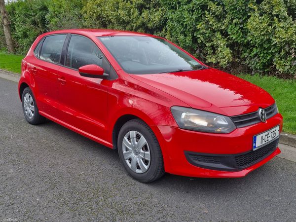 Volkswagen Polo Hatchback, Petrol, 2011, Red