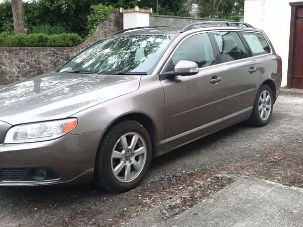 Volvo V70 Estate, Diesel, 2010, Grey