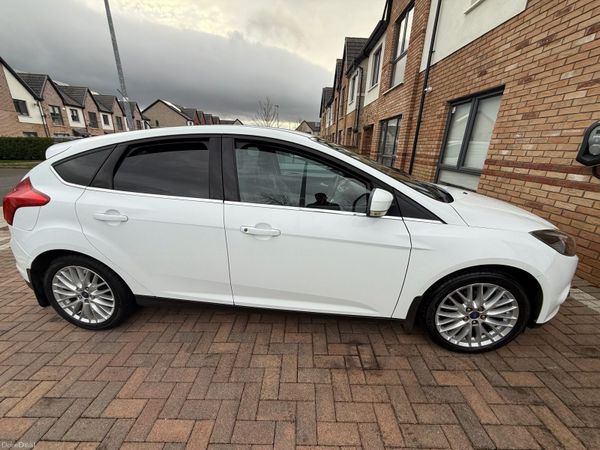 Ford Focus Hatchback, Petrol, 2014, White
