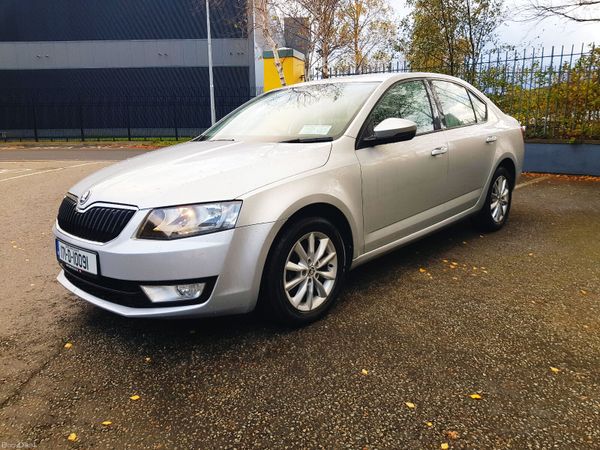 Skoda Octavia Saloon, Diesel, 2017, Grey