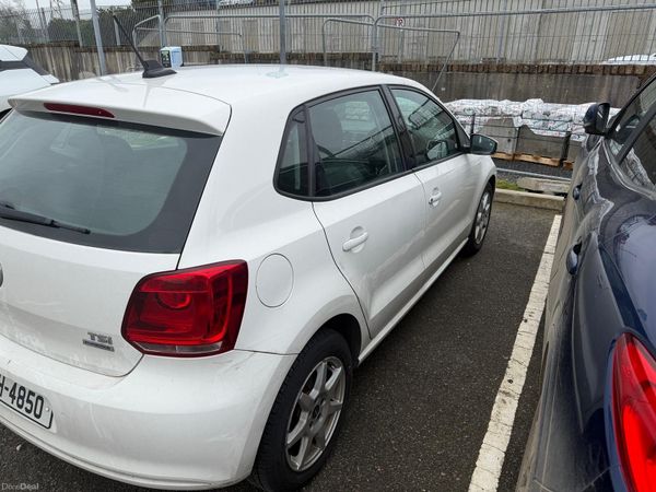 Volkswagen Polo Hatchback, Petrol, 2014, White