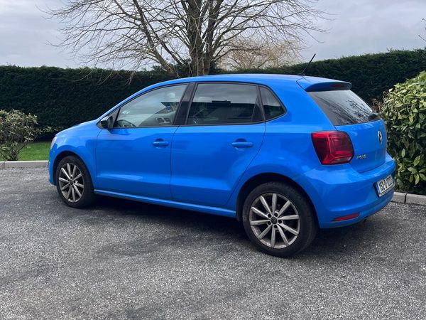 Volkswagen Polo Hatchback, Petrol, 2015, Blue