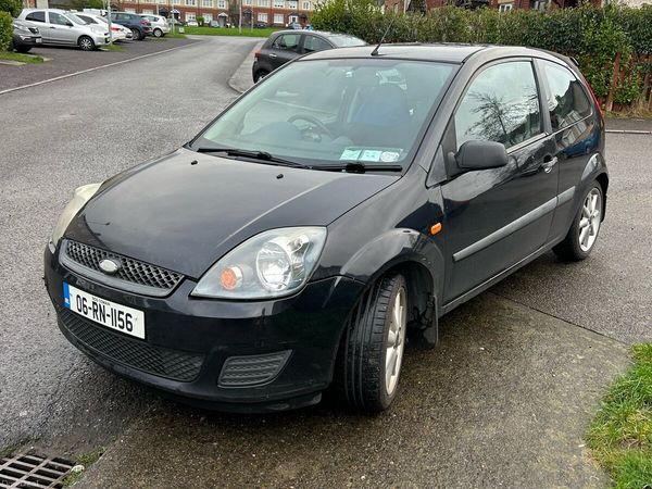 Ford Fiesta Hatchback, Petrol, 2006, Black