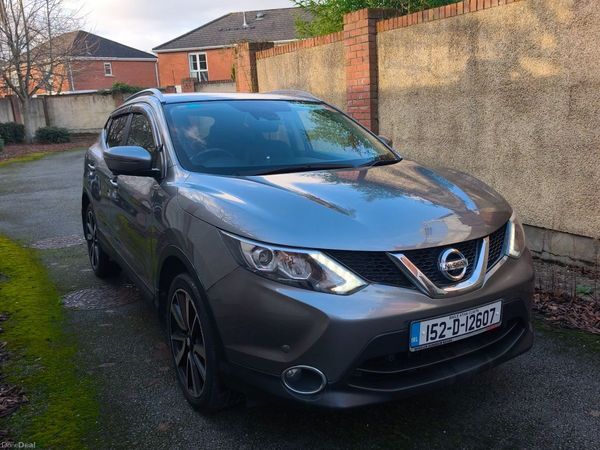 Nissan Qashqai Hatchback, Diesel, 2015, Grey