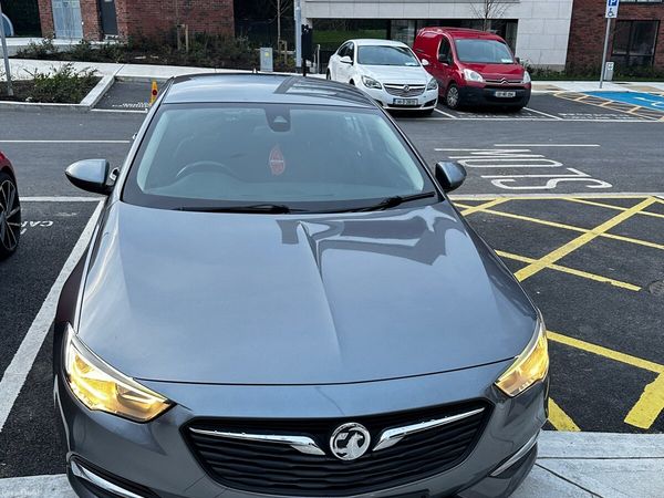 Vauxhall Insignia Hatchback, Diesel, 2018, Grey