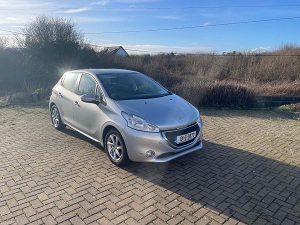 Peugeot 208 Hatchback, Petrol, 2013, Silver