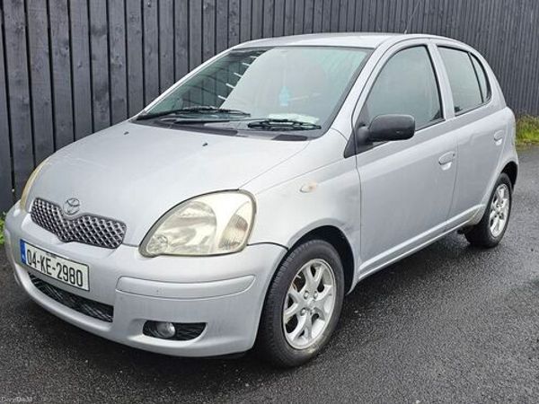 Toyota Yaris Hatchback, Petrol, 2004, Silver