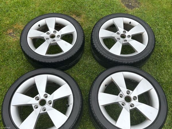 Skoda Octavia Saloon, Diesel, 2015, Grey