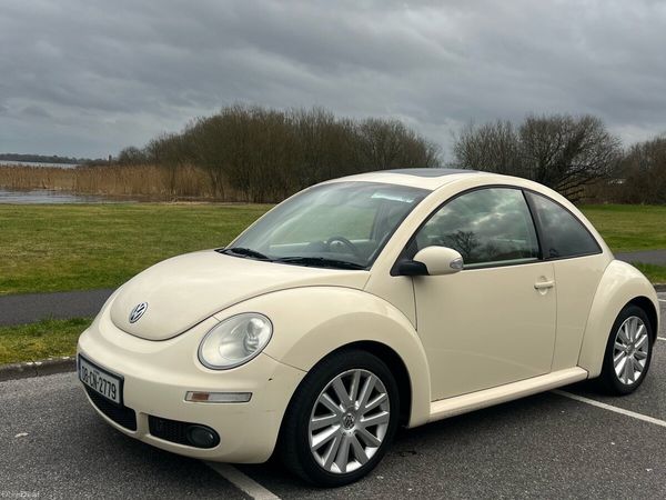 Volkswagen Beetle Hatchback, Diesel, 2008, Beige