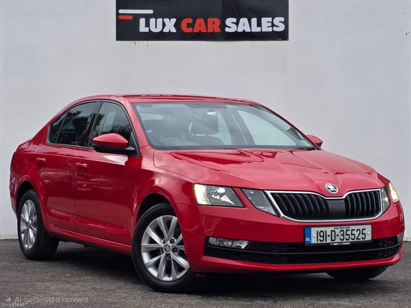 Skoda Octavia Saloon, Diesel, 2019, Red