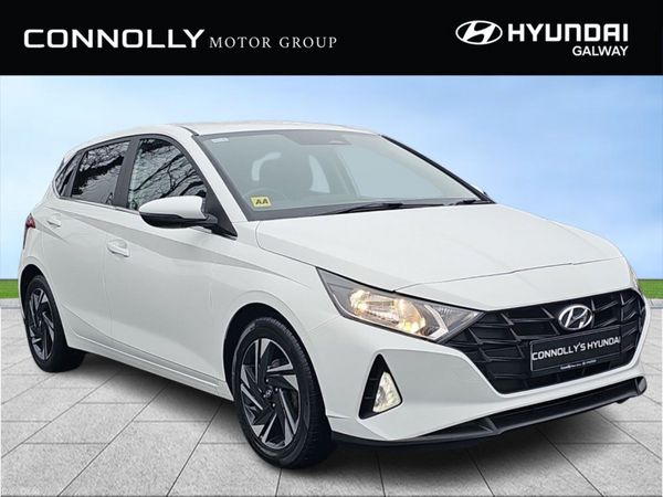Hyundai i20 Hatchback, Petrol, 2022, White