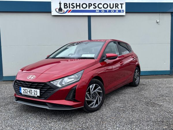 Hyundai i20 Hatchback, Petrol, 2025, Red