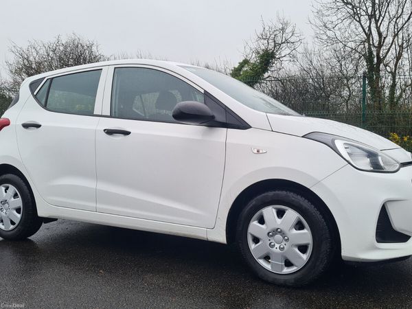 Hyundai i10 Hatchback, Petrol, 2018, White