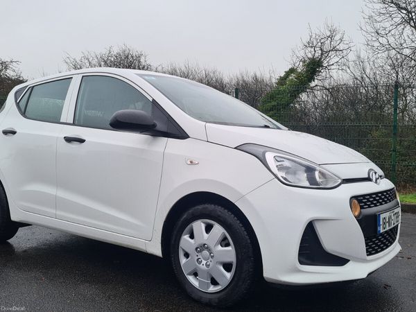 Hyundai i10 Hatchback, Petrol, 2018, White