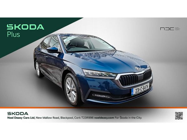 Skoda Octavia Hatchback, Petrol, 2023, Blue