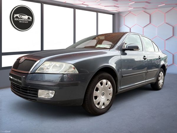 Skoda Octavia Hatchback, Petrol, 2005, Grey