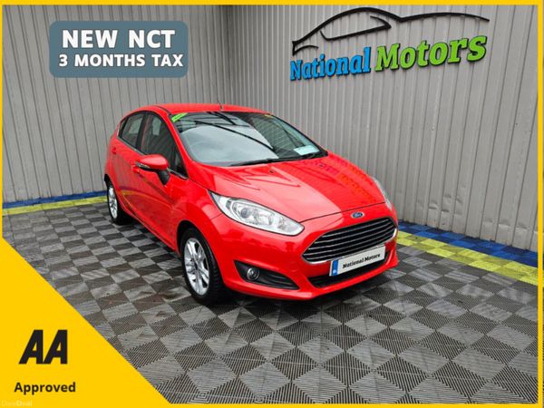 Ford Fiesta Hatchback, Petrol, 2015, Red
