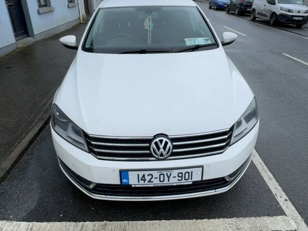 Volkswagen Passat Saloon, Diesel, 2014, White