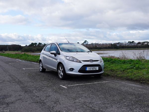 Ford Fiesta Hatchback, Petrol, 2011, Silver
