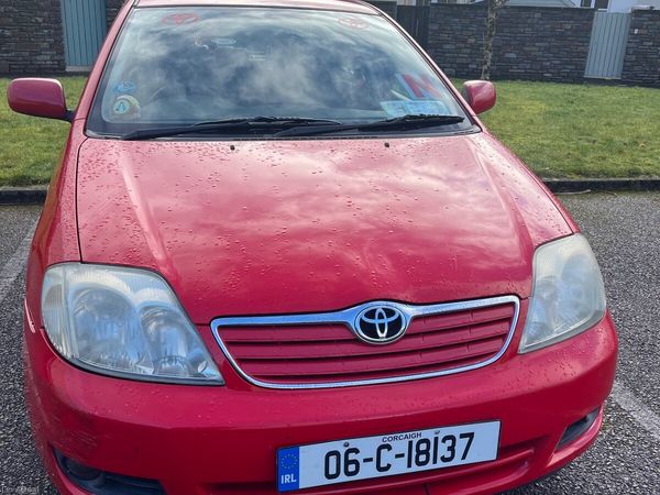 Toyota Corolla Saloon, Diesel, 2006, Red