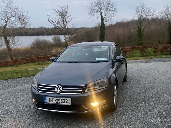 Volkswagen Passat Saloon, Diesel, 2011, Grey