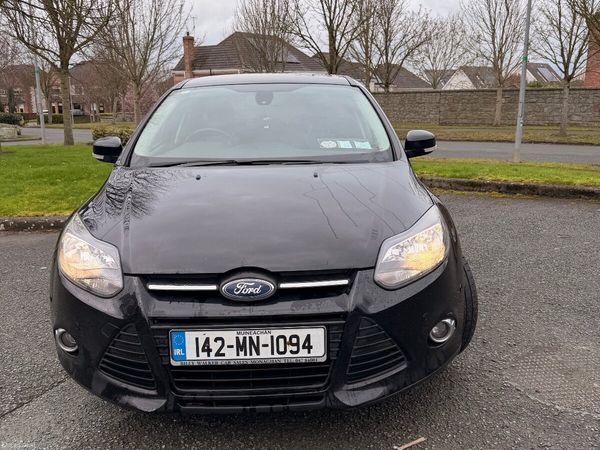 Ford Focus Hatchback, Petrol, 2014, Black