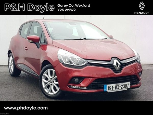 Renault Clio Hatchback, Petrol, 2019, Red