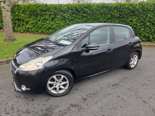 Peugeot 208 Hatchback, Diesel, 2013, Black