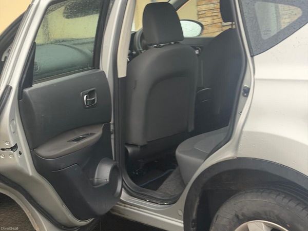 Nissan Qashqai Hatchback, Diesel, 2010, Silver