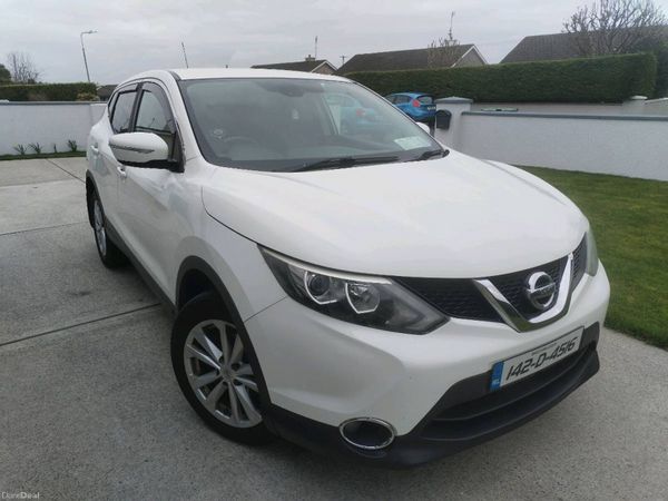 Nissan Qashqai Hatchback, Diesel, 2014, White