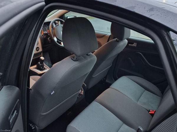 Ford Focus Saloon, Petrol, 2008, Black