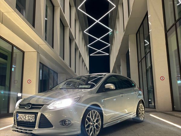 Ford Focus Hatchback, Diesel, 2014, Silver
