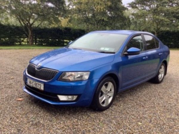 Skoda Octavia Hatchback, Petrol, 2014, Blue