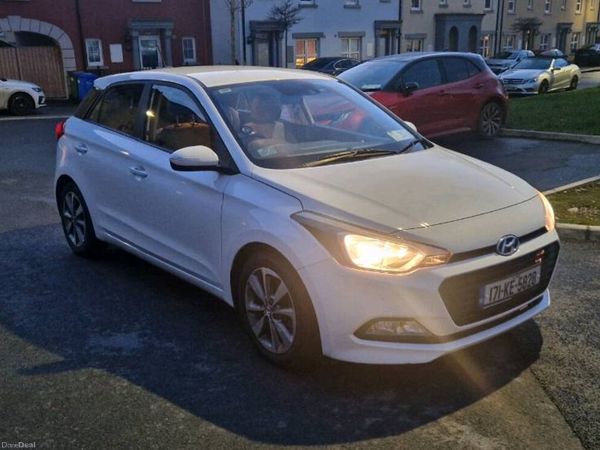 Hyundai i20 Hatchback, Petrol, 2017, White