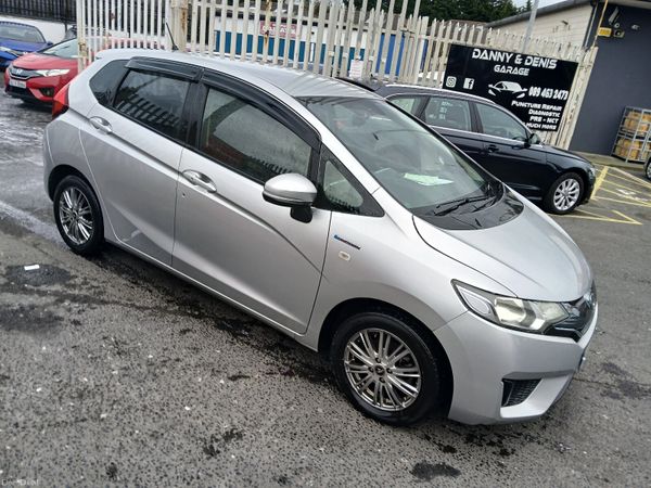 Honda Fit Hatchback, Petrol Hybrid, 2014, Silver