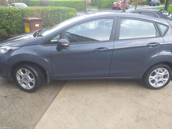 Ford Fiesta Hatchback, Petrol, 2014, Blue