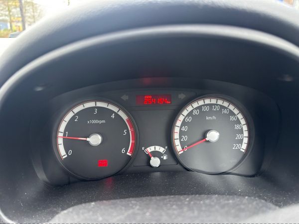 Kia Rio Saloon, Diesel, 2010, Silver