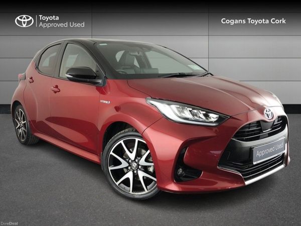 Toyota Yaris Hatchback, Petrol Hybrid, 2021, Red
