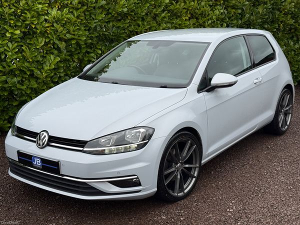 Volkswagen Golf Hatchback, Diesel, 2017, Silver