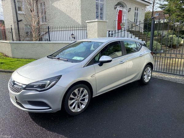Opel Astra Hatchback, Diesel, 2016, Silver