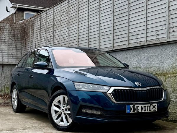 Skoda Octavia Estate, Petrol Hybrid, 2022, Blue