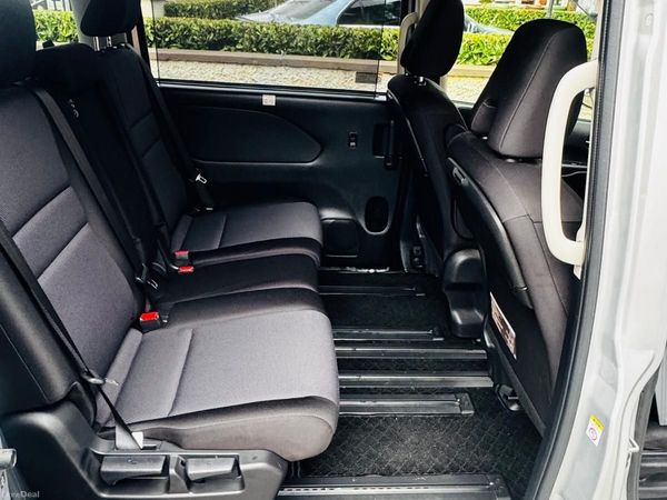 Nissan Serena MPV, Petrol, 2020, Silver