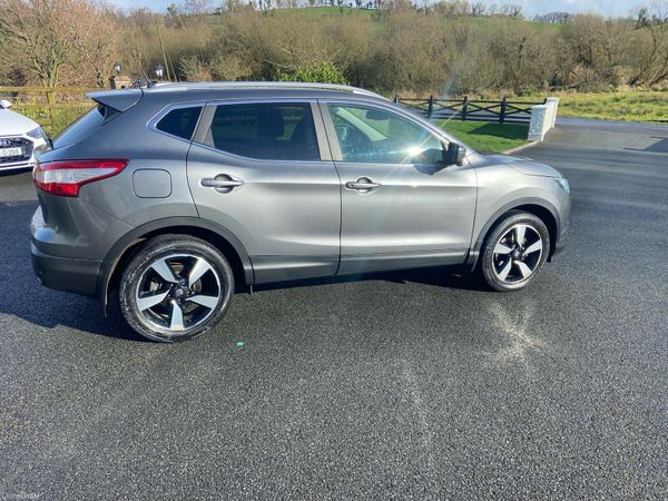 Nissan Qashqai SUV, Petrol, 2017, Grey