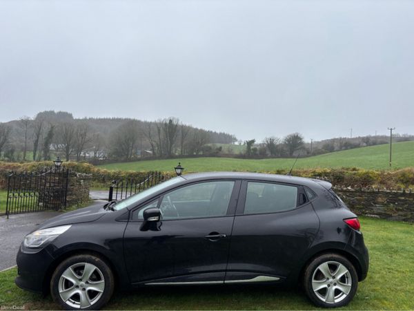 Renault Clio Hatchback, Petrol, 2016, Black