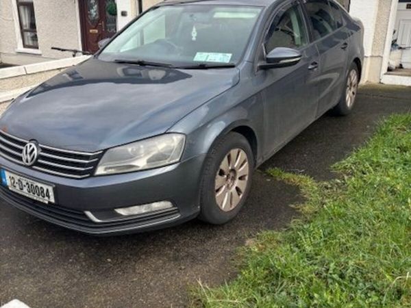 Volkswagen Passat Saloon, Diesel, 2012, Grey