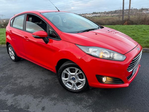 Ford Fiesta Hatchback, Petrol, 2014, Red