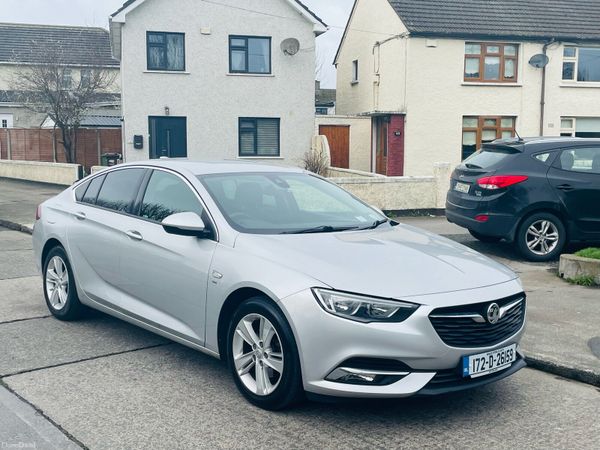 Vauxhall Insignia Hatchback, Diesel, 2017, Silver