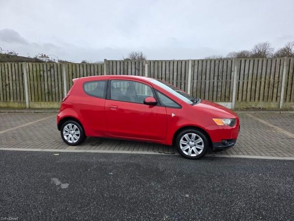 Mitsubishi Colt MPV, Petrol, 2010, Red