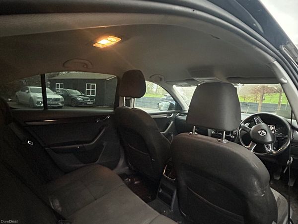 Skoda Octavia Saloon, Diesel, 2015, Black