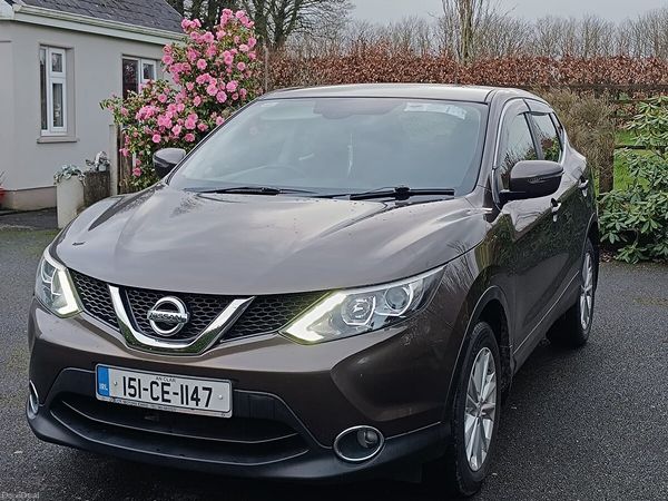 Nissan Qashqai Hatchback, Petrol, 2015, Brown